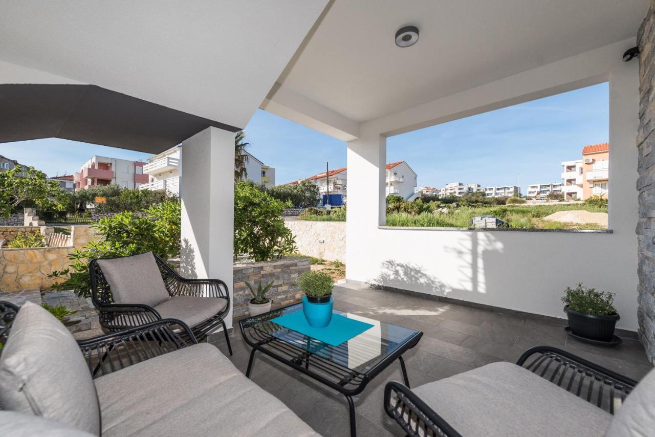 Apartments Yellow نوفاليا المظهر الخارجي الصورة