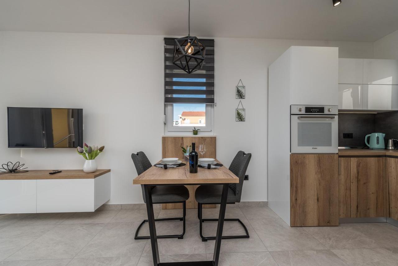 Apartments Yellow نوفاليا المظهر الخارجي الصورة