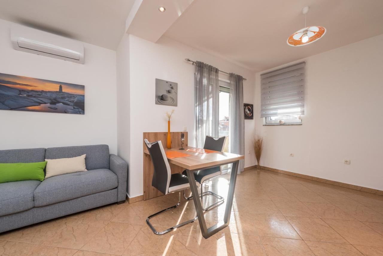 Apartments Yellow نوفاليا المظهر الخارجي الصورة