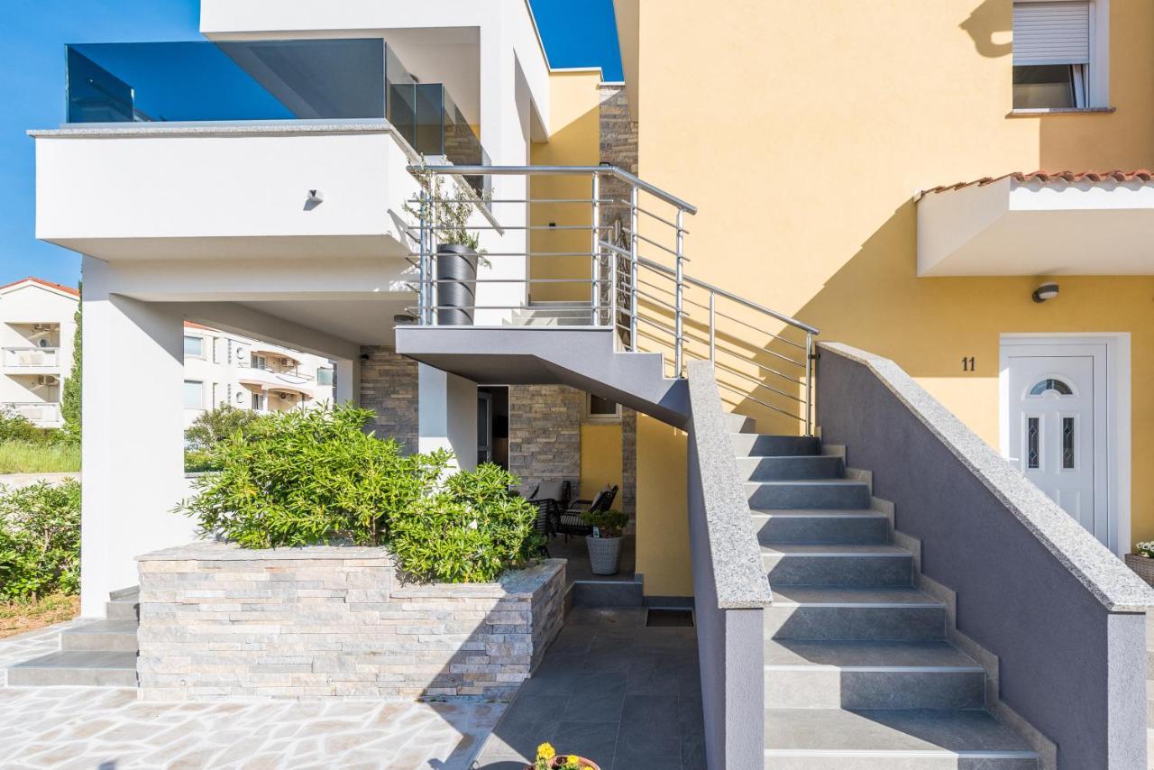 Apartments Yellow نوفاليا المظهر الخارجي الصورة