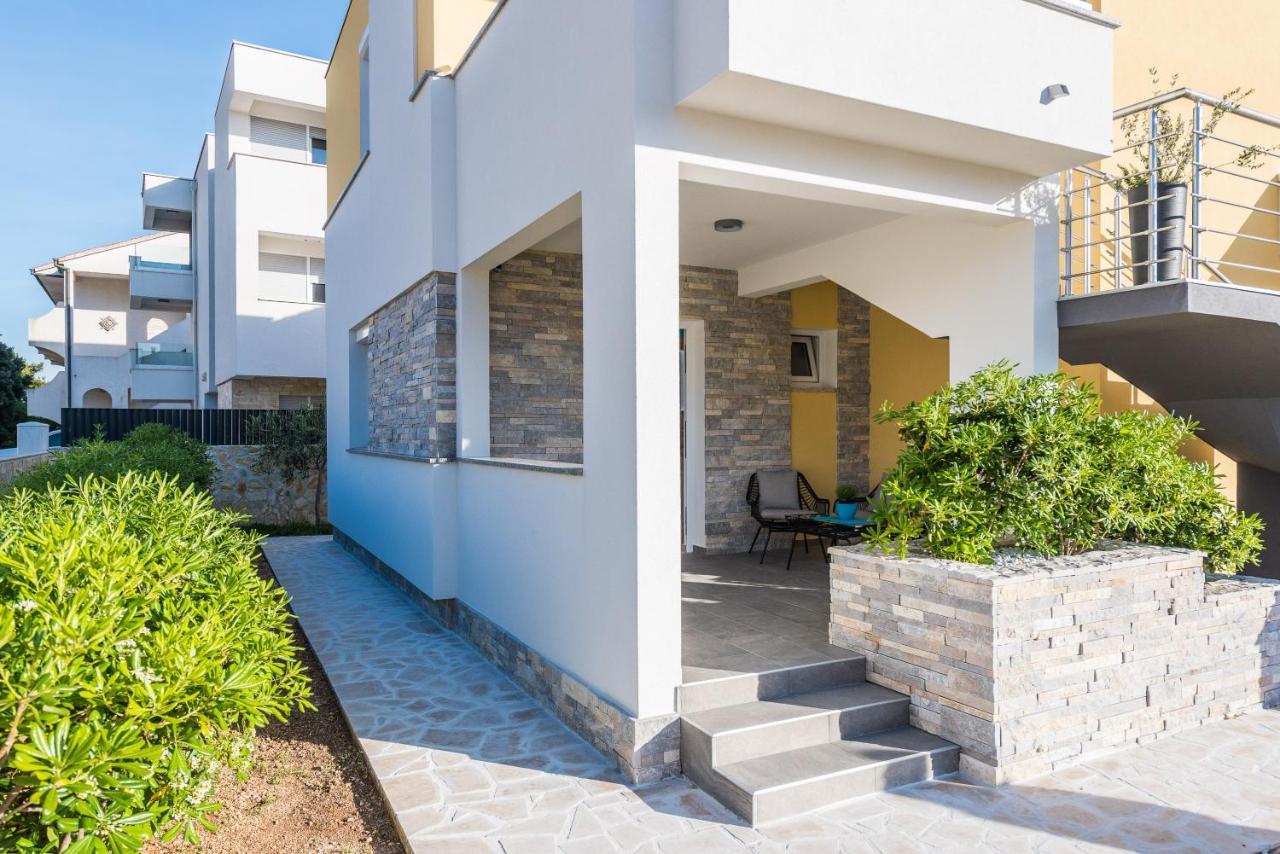 Apartments Yellow نوفاليا المظهر الخارجي الصورة