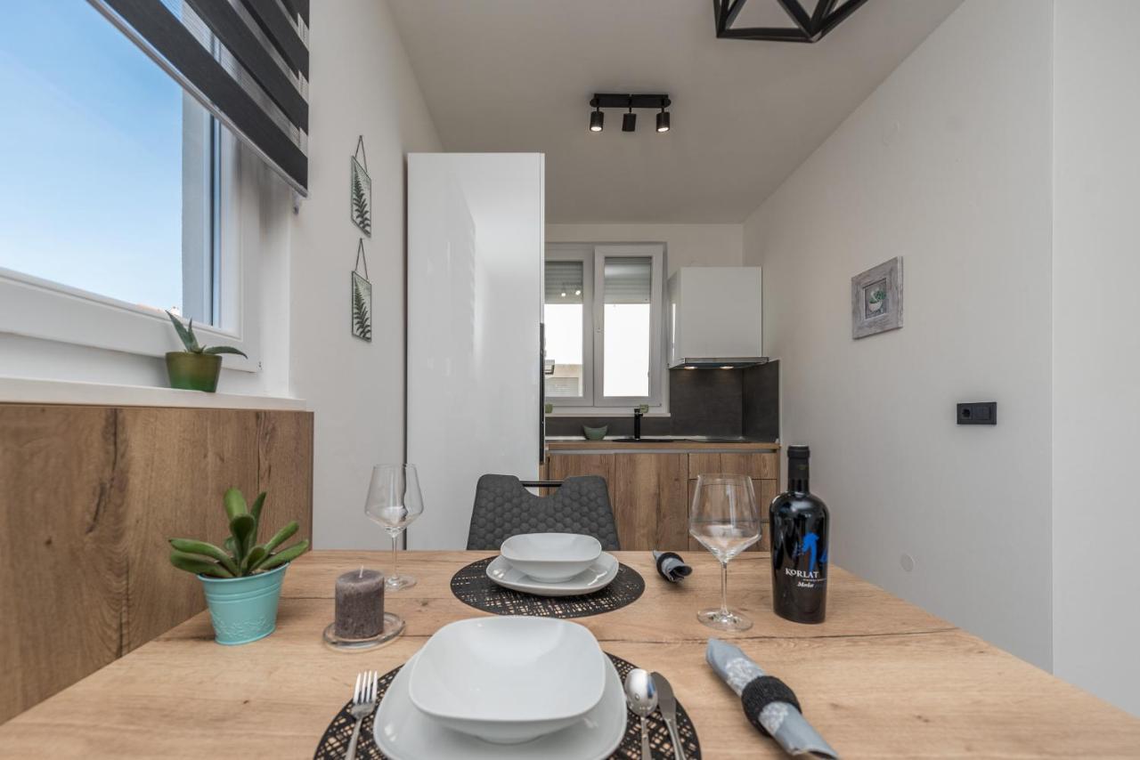 Apartments Yellow نوفاليا المظهر الخارجي الصورة