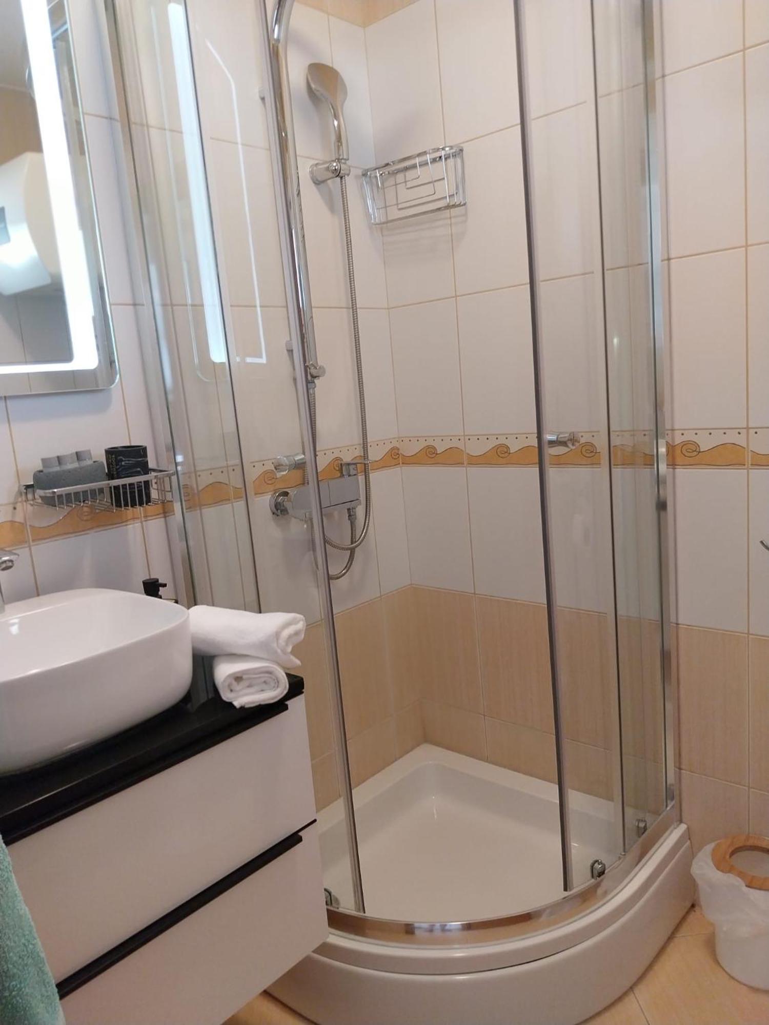 Apartments Yellow نوفاليا المظهر الخارجي الصورة